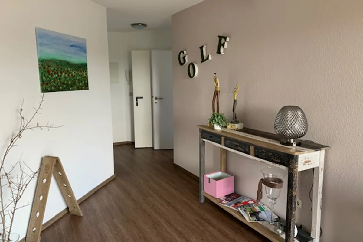 Eingangsbereich in der Ferienwohnung mit Golfplatz am Twistesee.